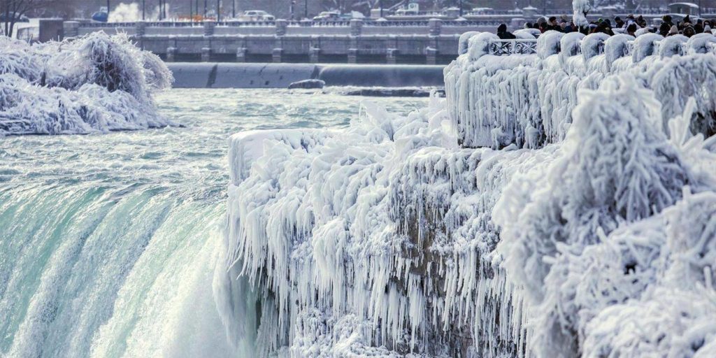 frozen niagara falls