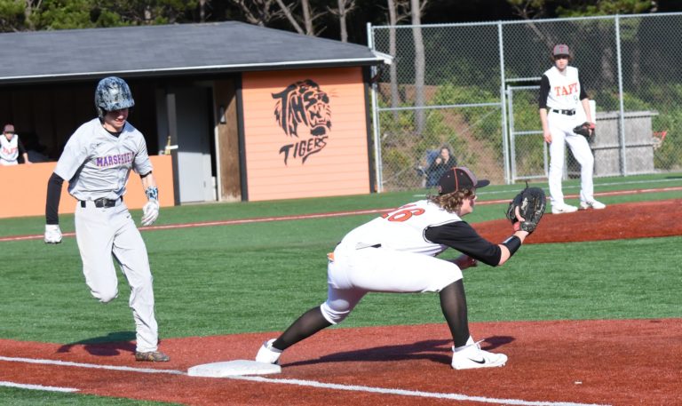 Lincoln City Taft Tigers Varsity Baseball on fire
