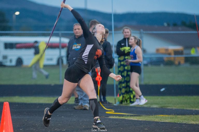 Taft High’s Knott breaks own school javelin record