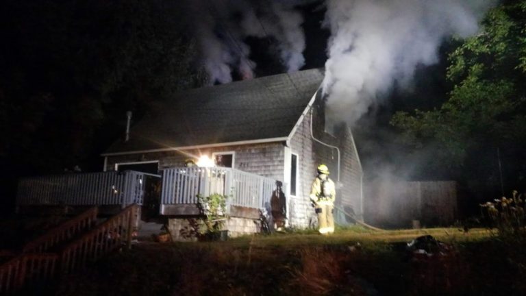 No one hurt but pets perish in Lincoln City house fire