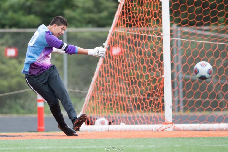 Taft boys soccer team blanks Yamhill-Carlton, girls team falls