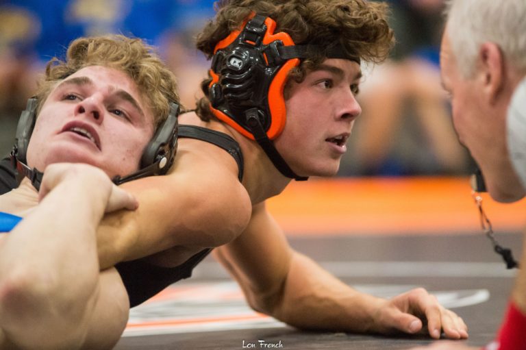 Knott, Fostveit avenge defeats to lead Taft wrestlers at Nestucca