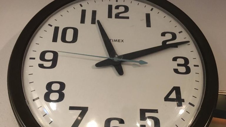 Oregon moves step closer to year-round daylight saving time