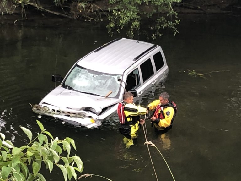Vehicle stolen from Lincoln City crashes into Drift Creek