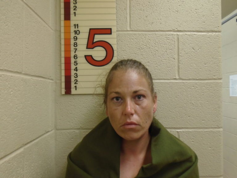 California woman arrested wearing shoes allegedly stolen from Lincoln City store