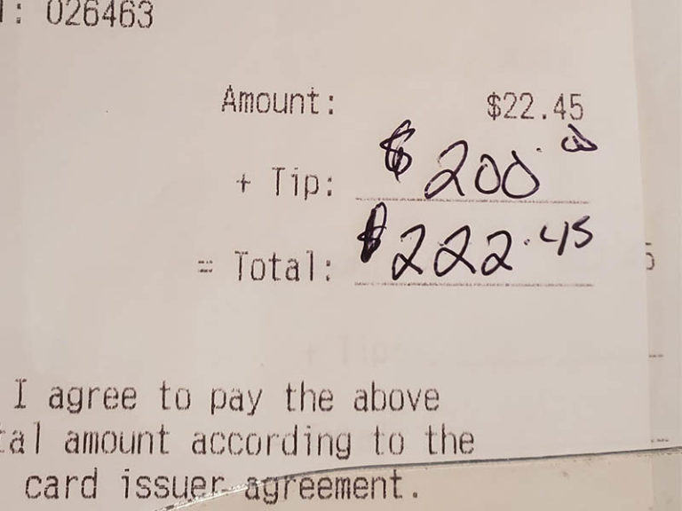 Big tipper leaves Pig N’ Pancake server in tears