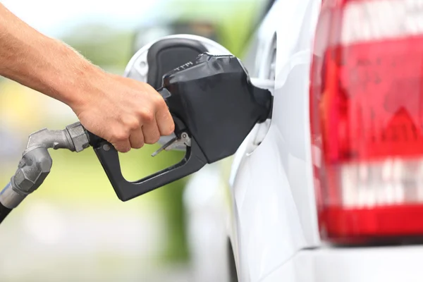 Bill Allowing Oregonians to Pump Their Own Fuel Passes Senate